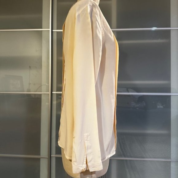 Vintage 80’s Chanel Cream Silk Pleated Logo Gold Button Blouse Women’s M - L - Picture 2 of 6